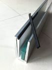 Польза поручня подковообразного алюминиевого канала Фрамелесс стеклянная с покрашенной поверхностью